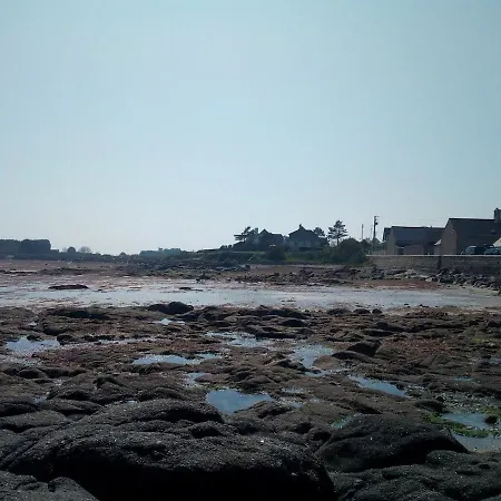 بيت للعطل L'anse De Landemer Montfarville